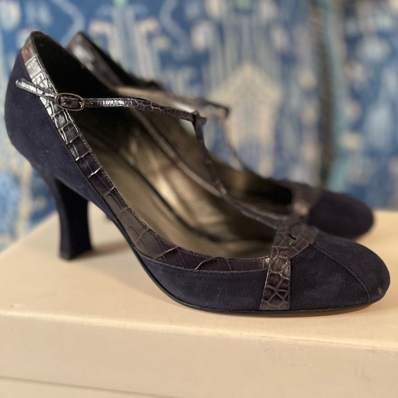 Ann Taylor Loft size 8 Sydney Deep blue suede & leather upper - Picture 1 of 5